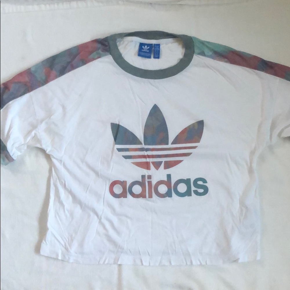 Adidas colored outline T-shirt